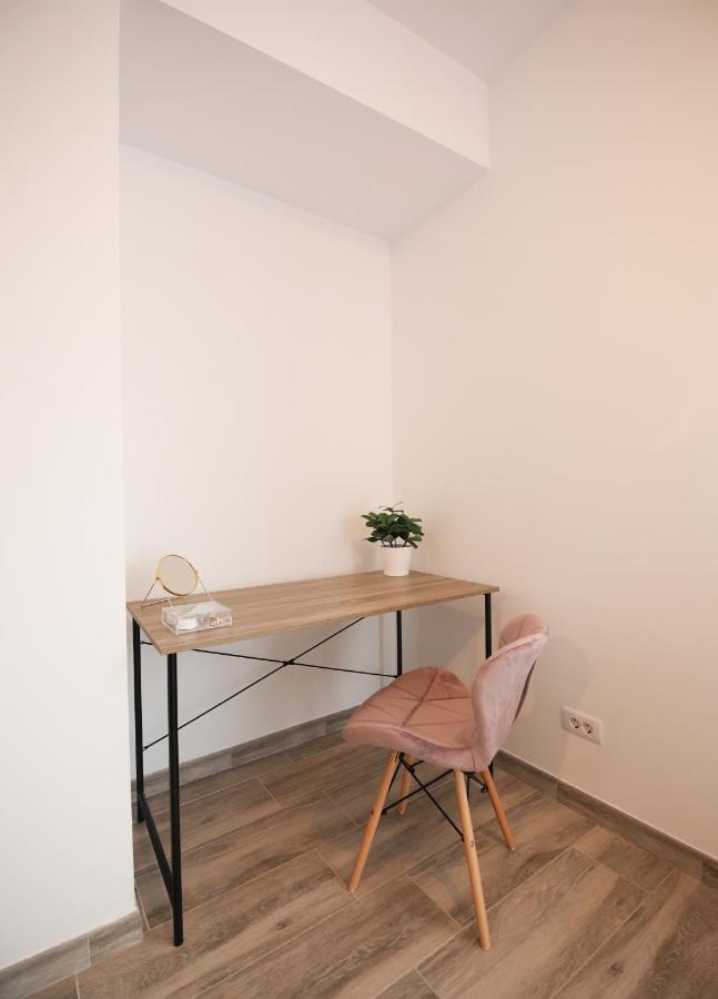 Vitan Central Oasis ---Free Secured Private Parking---Self Check-In-- Bukarest Exteriör bild